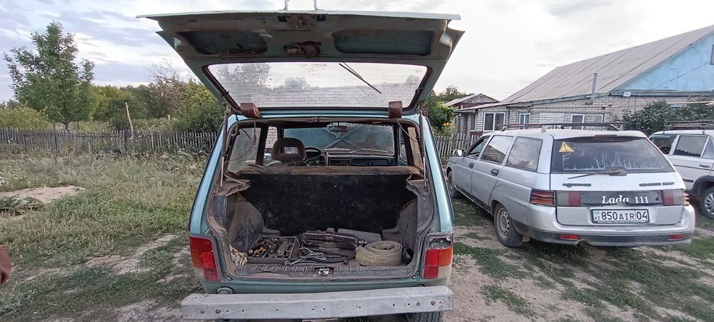 Нива торг есть у капота