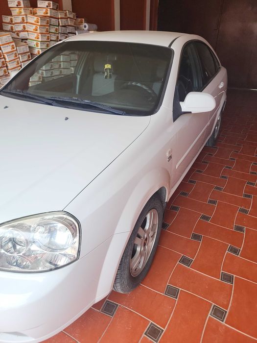 Chevrolet lasetti sotiladi 2011 yil 2 pozitsiya 1 qo'l haydalgan