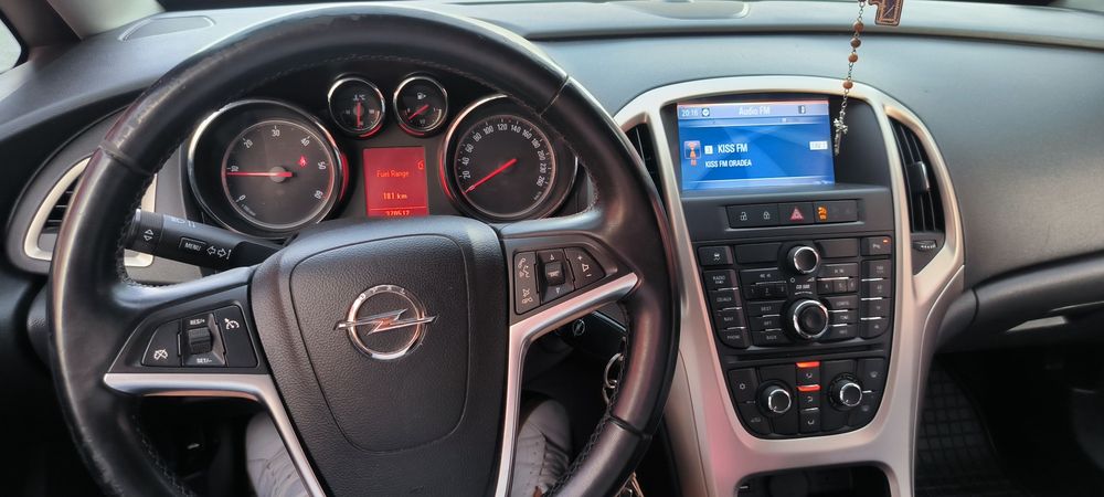 Opel astra j 2011