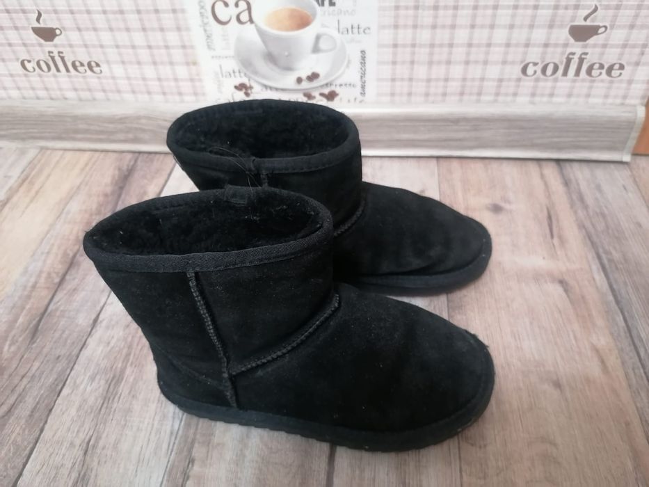 Продам угги размер 34