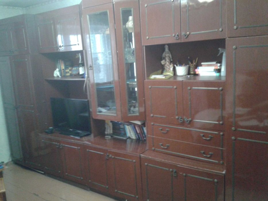 Жилая комната из дуба, стенка Тау 5 шкафов и другое, распродажа.