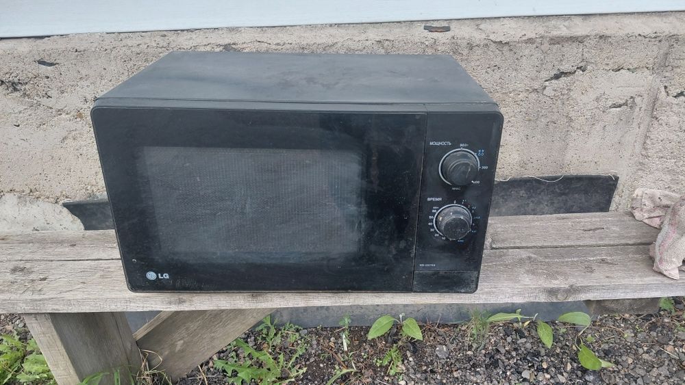 Продам микроволновку LG