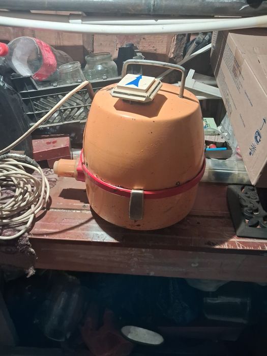 Продам робочии холодильник бирюса