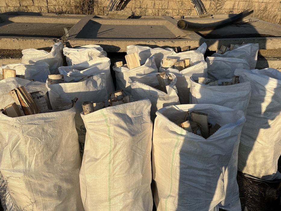 Дрова в мешках береза