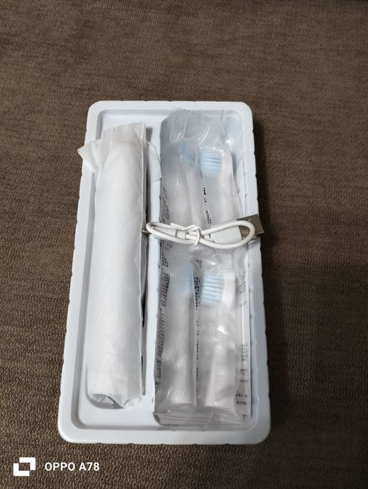 Продам электрическую зубную щётку
