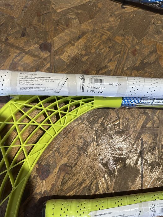 Set crose si mingi hokey pe iarba