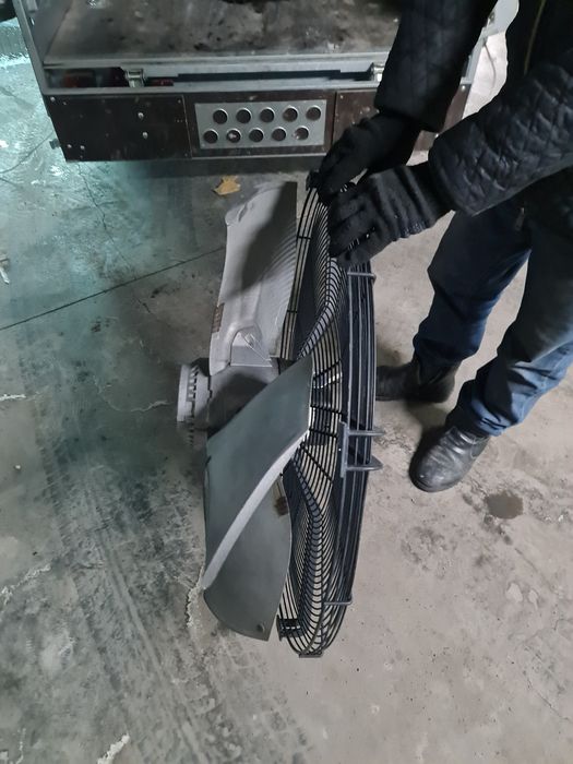 Продам двигатели и винтеляторы к Чиллеру 4 шт. Б/У