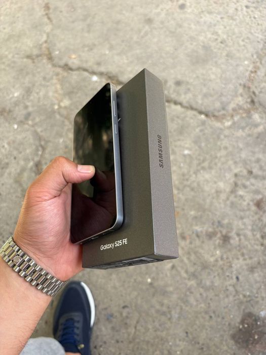 Samsung s25 fe(как новый)