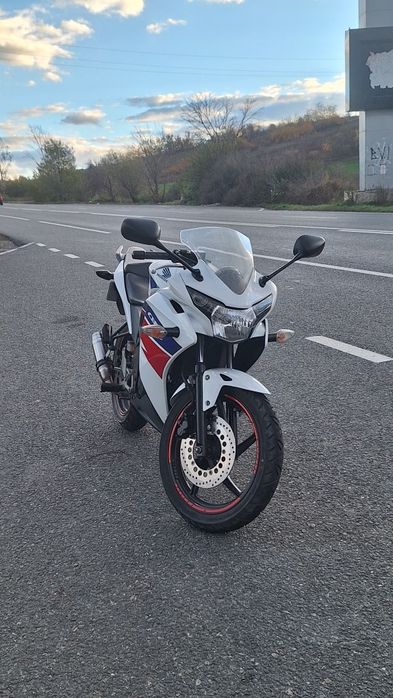 Vand sau Schimb Honda CBR125R 2013 (nu yamaha ,ktm , kawasaki)