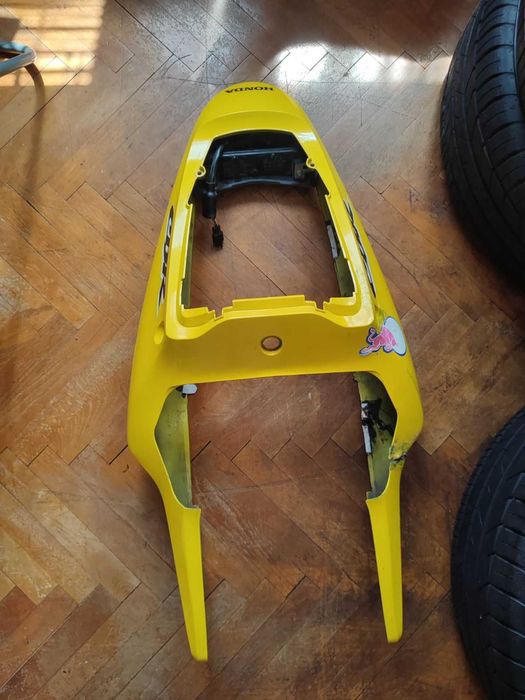 Продавам опашка за Honda cbr 954 rr