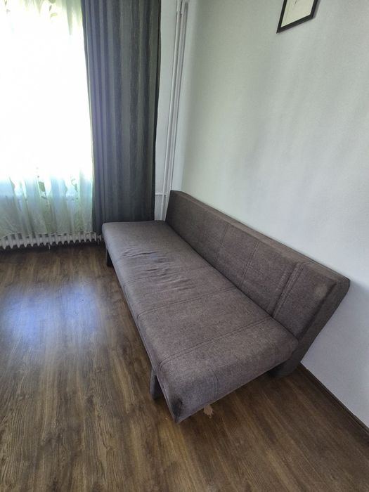 Donez canapea extensibila, utilizabila,  necesita mici reparatii