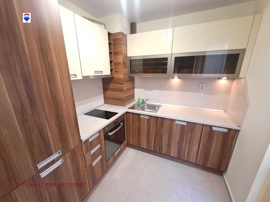 Дава се под наем Двустаен апартамент в Русе, Център - 73 кв.м за 382.5 € - Снимка #1