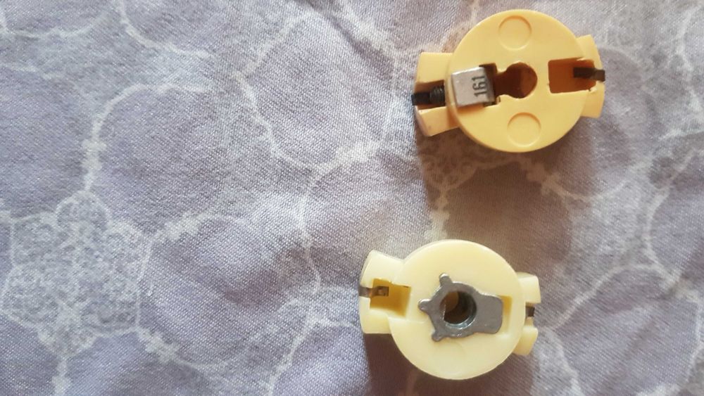 Butoane pentru aparate radio / magnetofon