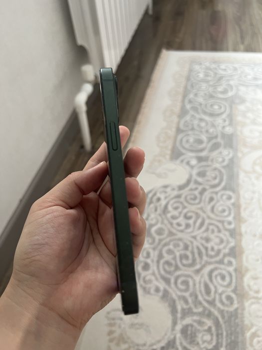 Продам айфон 13