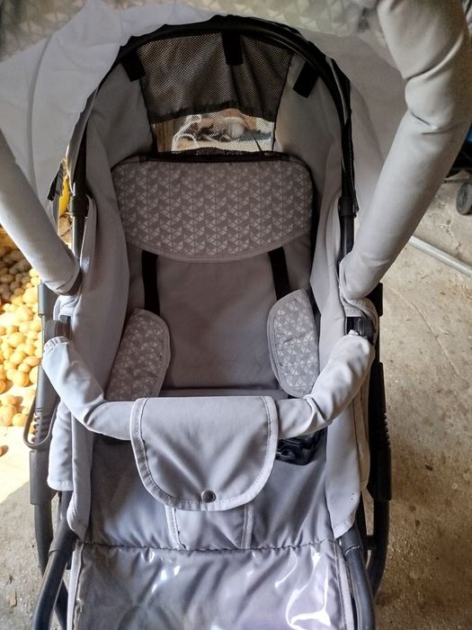 Продавам количка с два коша