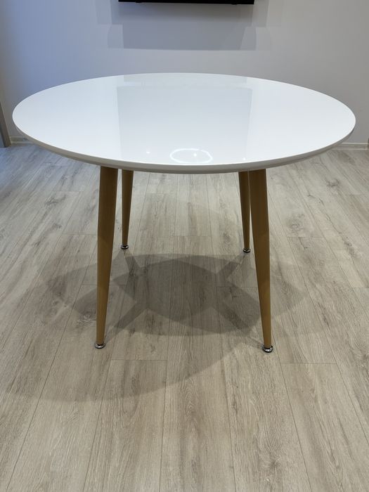 Трапезна маса с 4 стола