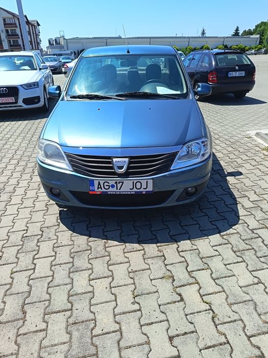 Vând Dacia Logan 16 16v