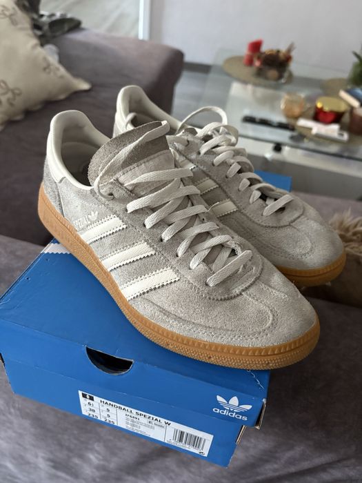 Adidas spezial,culoare gri deschis,marime 38(vin si unui 37),in stare
