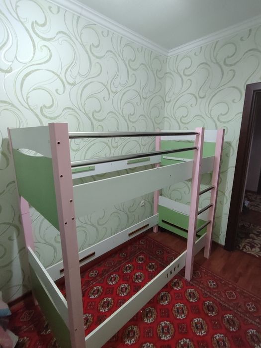 Двухъярусная кровать