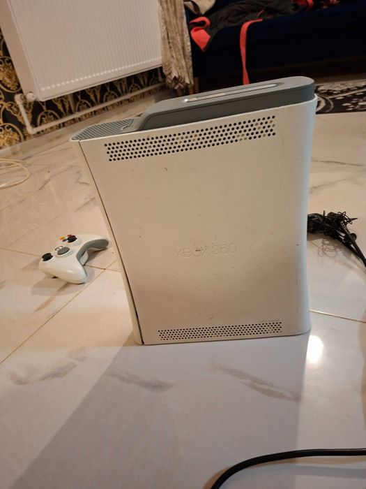 Vând Xbox 360 bun