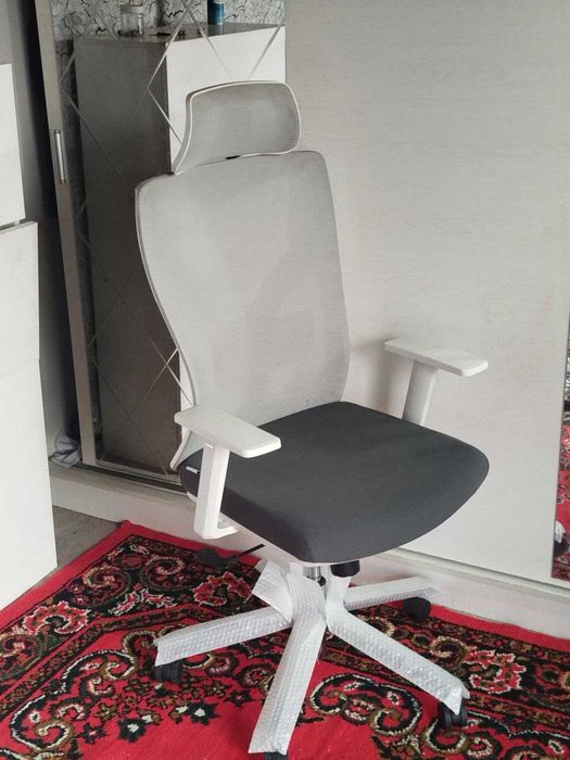 Stol, stul va tombochka