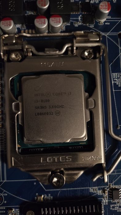 Процессор intel core i3 - 8100