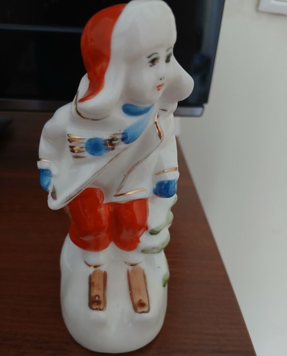 Статуэтка Мальчик лыжник (СССР.] Ташкент  ф.з. 1956 г