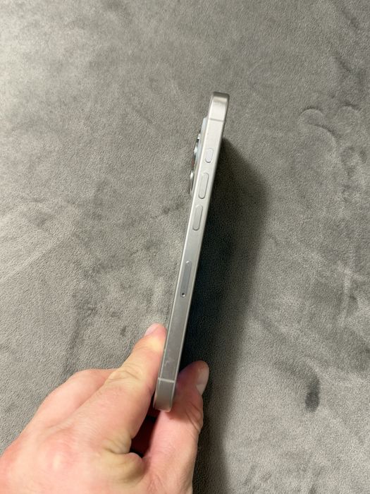 Iphone 15 pro Silver