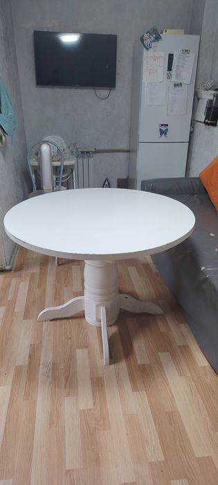 Продам стол срочно