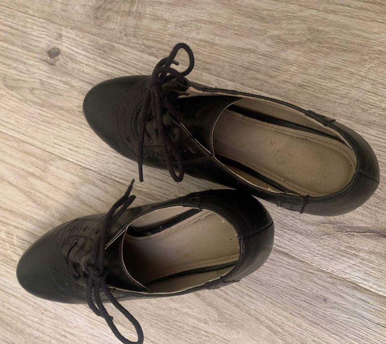 Продаются классические женские туфли, США