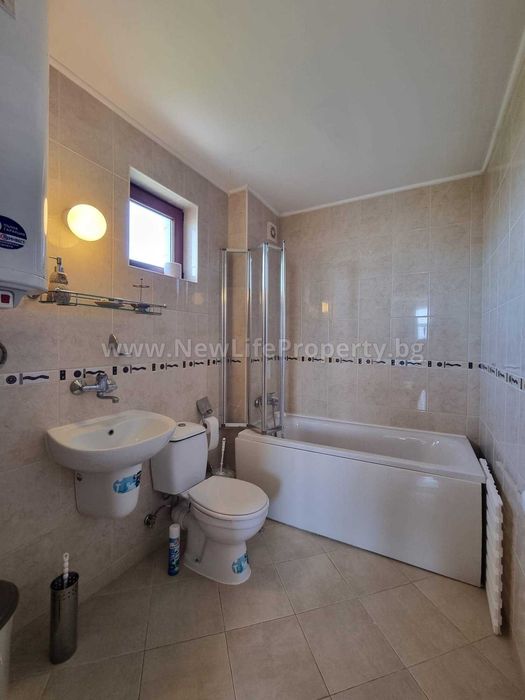 Двуетажна къща с басейн в п. Горица, об. Бургас