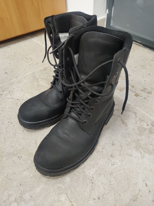 Bocanci noi mărimea 42