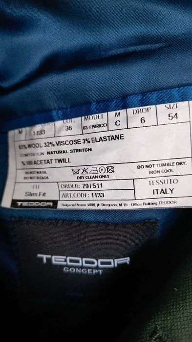 Продава се мъжки костюм Teodor