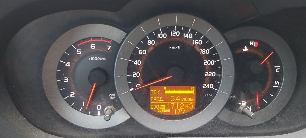 Продава се TOYOTA RAV4 4 D4D