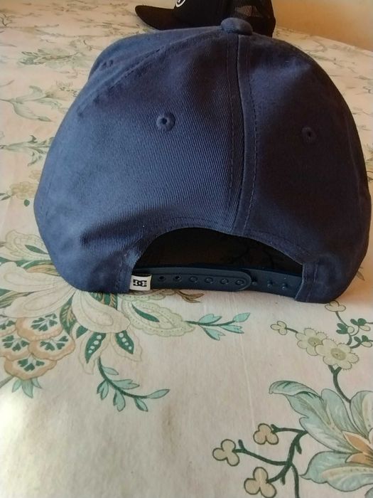 Шапки с козирка Dc