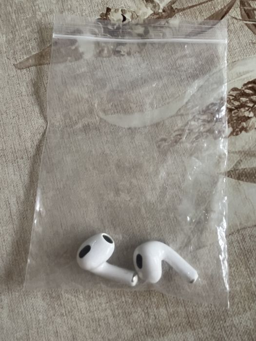 Оригинални слушалки Apple AirPods 3 без зареждащ кейс | without charging case