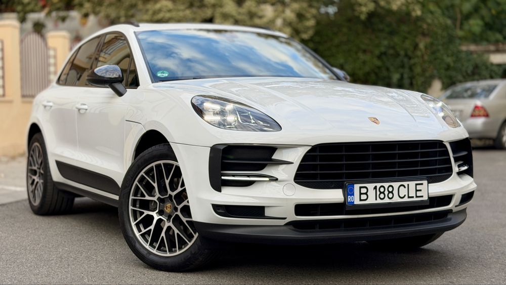 PORSCHE Macan