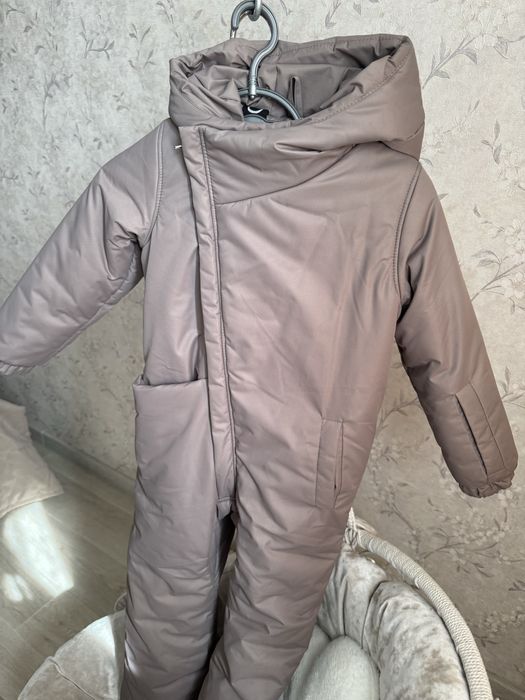 Продам комбинезон зимний 116 размер
