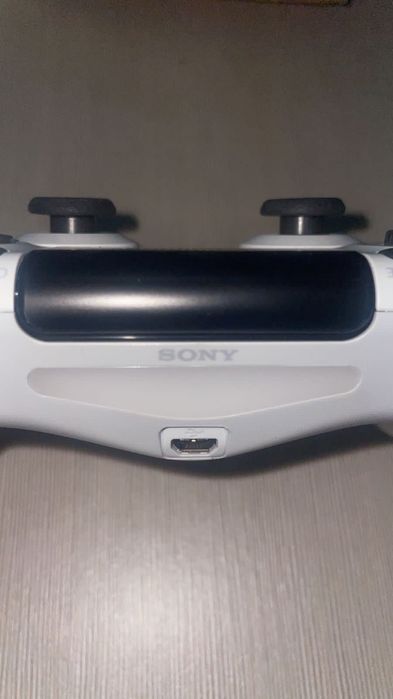 Джойстик PlayStation 4