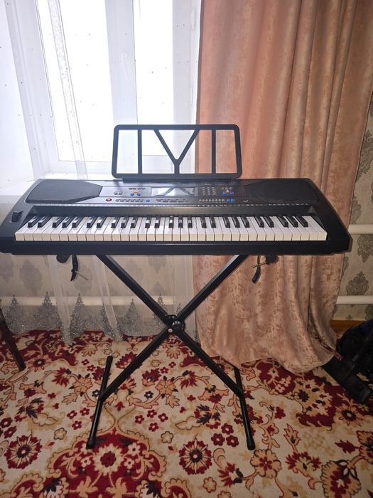 Синтезатор MK61728