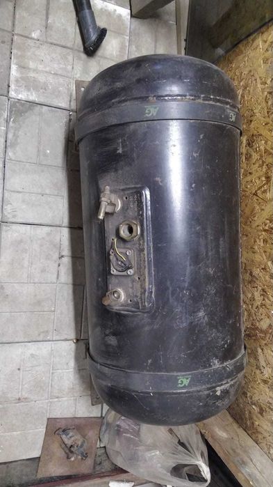 Продам баки целые