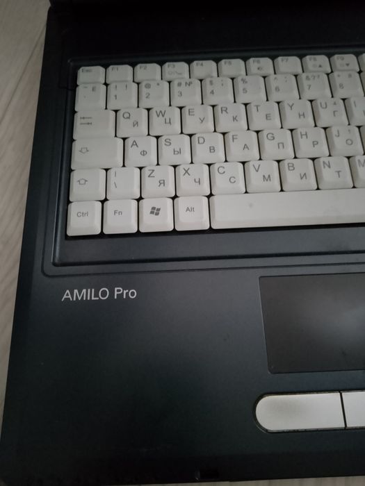 Ноутбук  старый нет зарядки