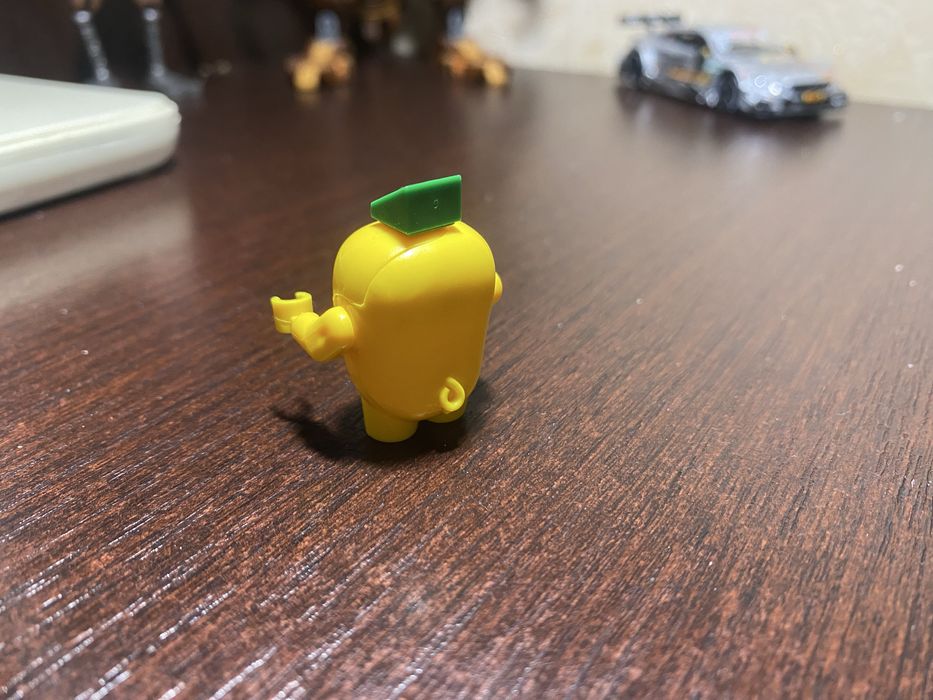 Фигурка лего амогуса