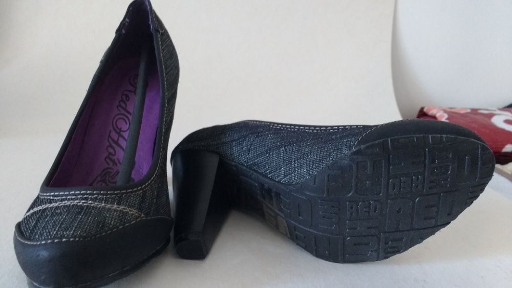 Обувки с ток RED HOT, текстил, номер 37