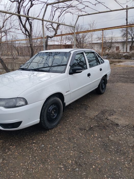 Нексия 2 сотилади 1.6