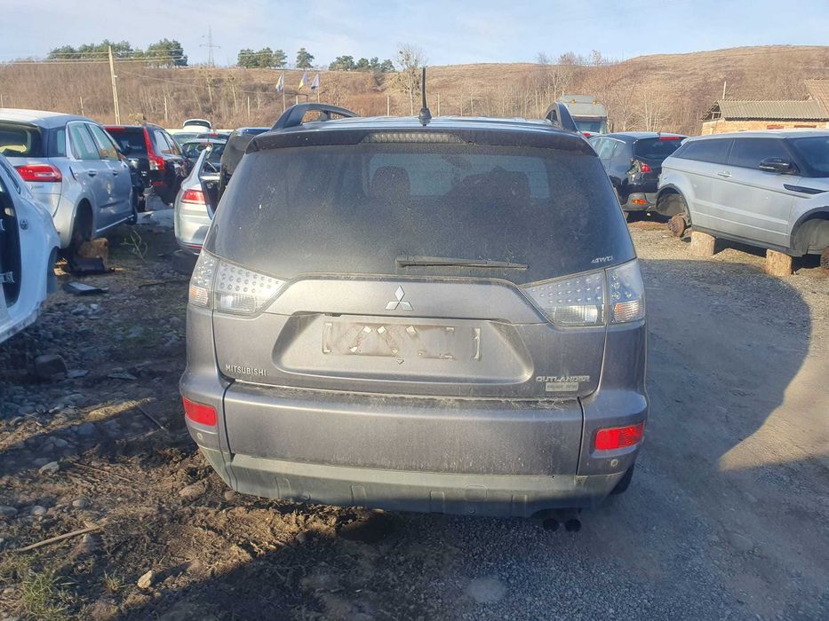 Dezmembrez Mitsubishi Outlander 2 GX 4 DI-D 2.2D 2011