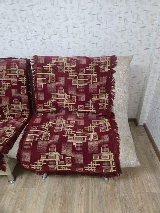Срочно продам диван
