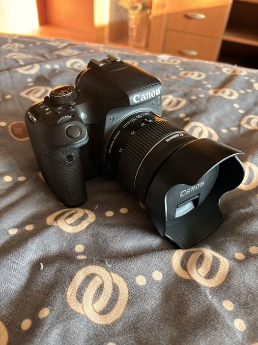Фотоапарат Canon EOS 800D