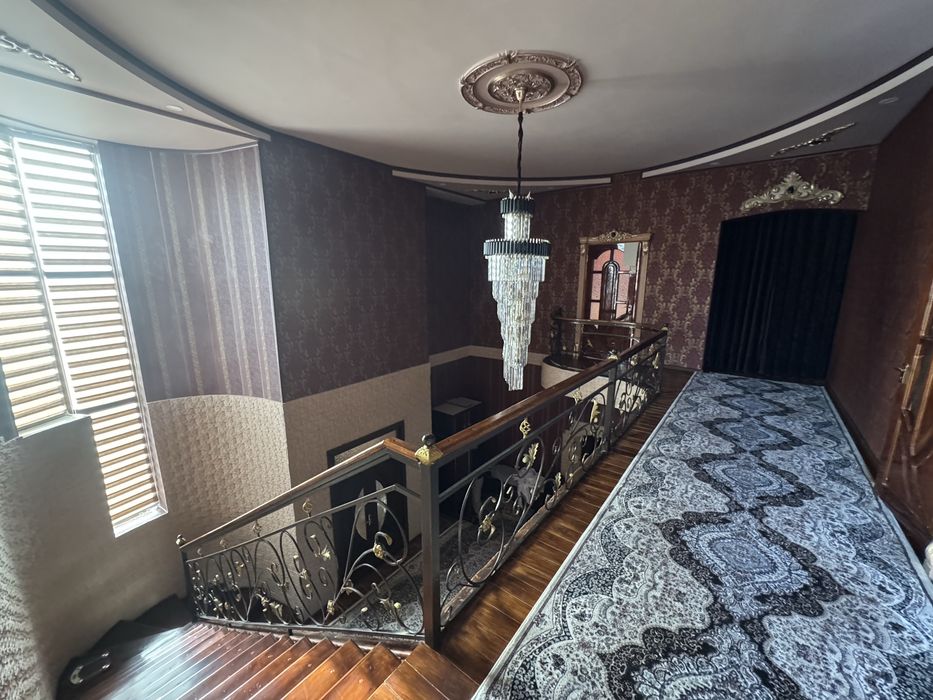 Дом в Бухаре 5соток.Адрес Отбозор.6 комнат 160.000$