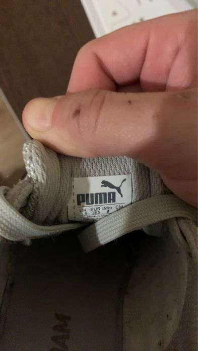 Vând adidași puma!